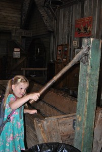 2015-5-28 Ghost Town Wild West Museum14